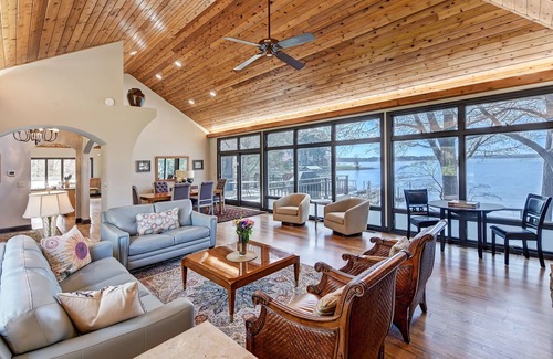 Mayhew House | Landover Lodge | Sunsets Galore! | Lower Level Addition Complete |Sleeps 14