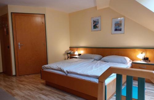 Weichselbaum House | Landrasthaus Maria Bild