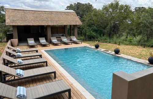 Kruger National Park Cabin | Langa Langa Safari Camp - Inc 2 Kruger Safaris Daily