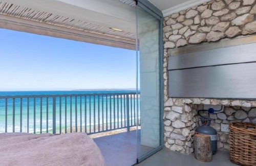 Paradise Beach Villa | Langebaan Beachfront 6 BDR. Villa