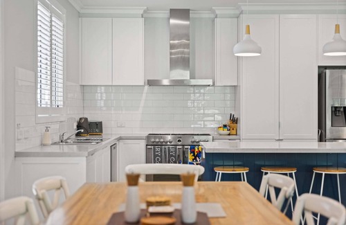 Bendigo House | Langston Abode Perfect for Family CBD