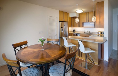 Waikiki Condo | Lanikea at Waikiki - Luxury 2BR Suite Ocean & Park View
