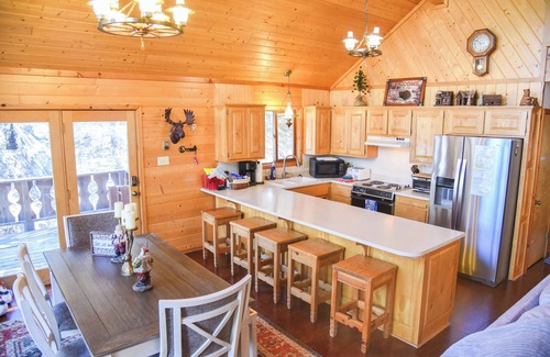 Red River House | Lanna Lasso's the Moon