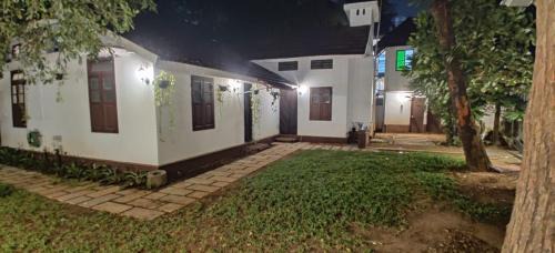 Fort Kochi Bed & Breakfast | Lannister Inn