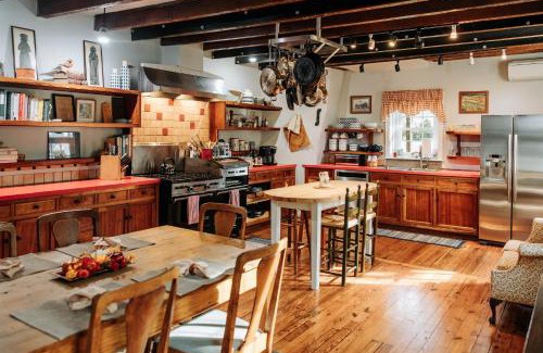 Centreville House | Lansdowne Manor