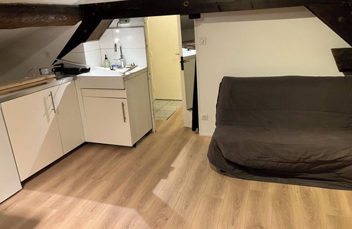 Grezieu-la-Varenne Apartment | Lappartement de la Tour Ronde