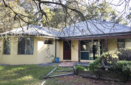 Denmark House | Laputa - Tranquil & Peaceful, Large Aussie bush lined property, WiFi