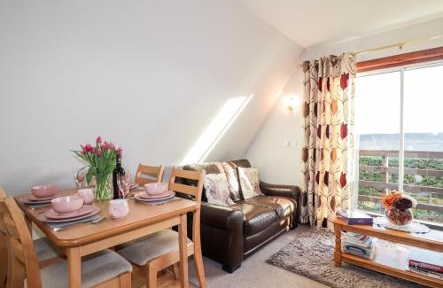 Heights of Achterneed House | Larchfield Chalet 2