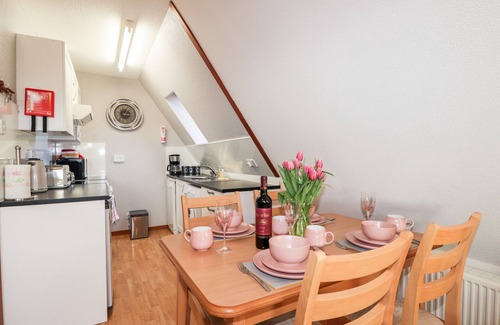 Heights of Achterneed Cottage | LARCHFIELD CHALET 2, pet friendly, with a garden in Strathpeffer