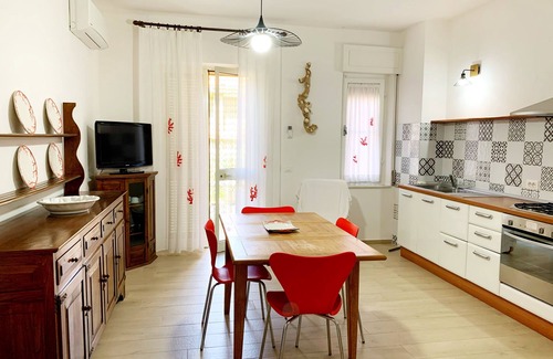 Castiglione della Pescaia Apartment | Large ground floor apartment with outdoor space