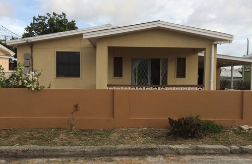 Inch Marlowe Apartment | Large 1-Bedroom Budget Apt in the Perfect Location