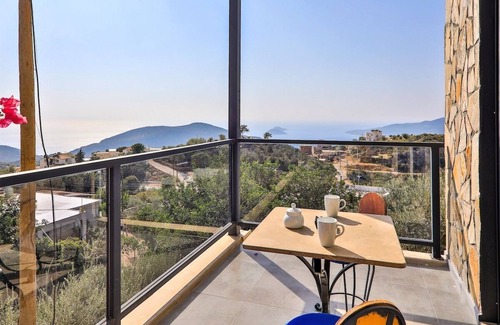 Kas Villa | Large 1 Bedroom Villa with Sea Views, Private Pool and Garden.