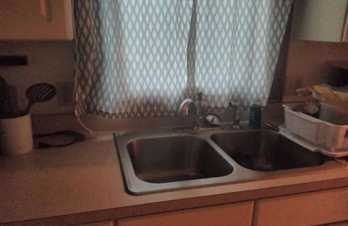 Bismarck Apartment | Large 1 BR Apartment in downtown Bismarck. Beautifully furnished. W/D in unit.