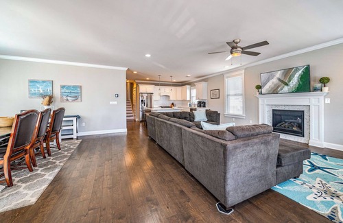 North End Condo | Large 12BR & 8.5BA Condo w/Elevator! Walk everywhere