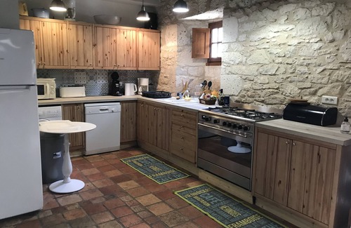 Lalandusse House | Large 18-bed gîte all comforts near Dordogne, peaceful setting