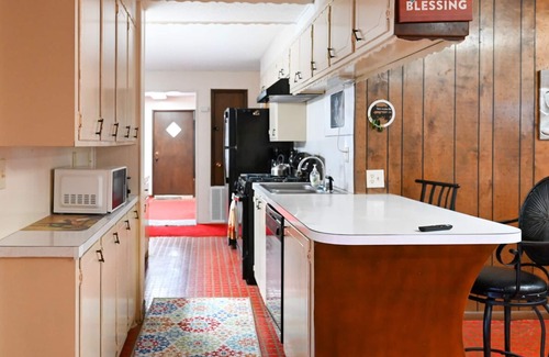 Murfreesboro House | Large 2,400 sq. ft. private home