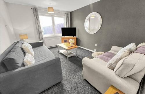 Hereford House | Large 2-br City Home Free Parking Sleeps 6