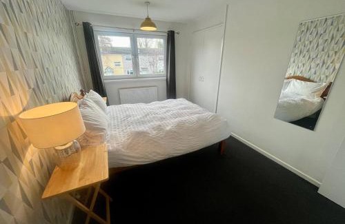 Hereford House | Large 2-br City Home Free Parking Sleeps 6