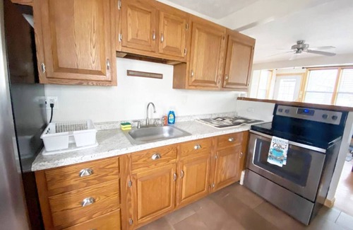 Old Orchard Beach Cottage | Large 2BD cottage 10 min to Pier & Beach Pets ok