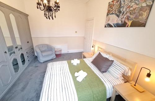 Wallsend Apartment | Large 3 Bed Flat, Free Parking