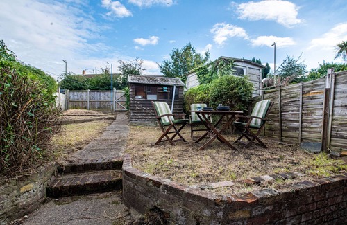 Stuppington House | Large 3 Bed House with Garden/Parking