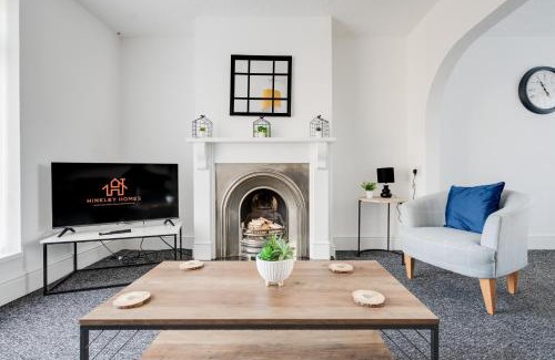 Liverpool Apartment | Large 3 bedroom Liverpool Free parking