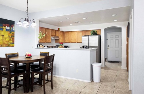 Alegre Community House | Large 3br 2-story townhouse with pool 2 mi to ASU