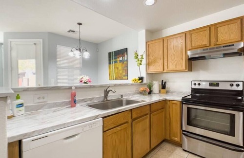 Alegre Community House | Large 3br 2-story townhouse with pool 2 mi to ASU