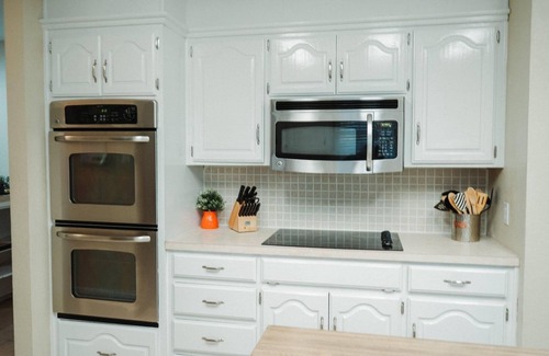 Abilene House | Large 4-bd 3 bath home + bonus room. Dogs are welcome w/fee. Sleeps 16+