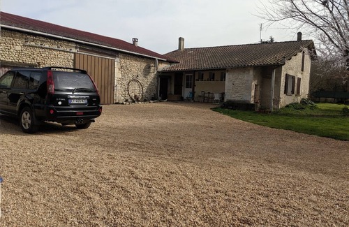 Petit-Bersac House | Large 4 bed house 10 mins walk from a river beach