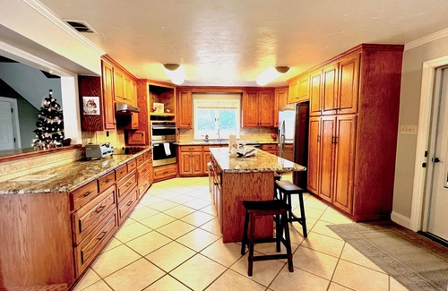 Opelousas House | Large 4 br Home on an acre in a neighborhood setting -The Cajun Nest-