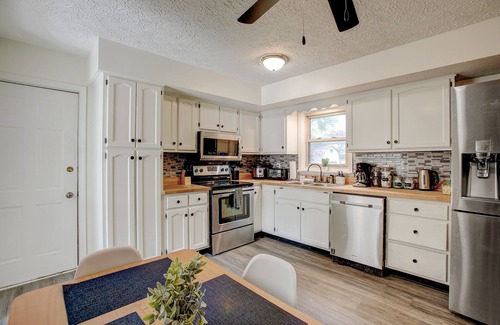 Wayne House | Large 4BR house w/a Downstairs Bedroom! Fenced Yard+Dog friendly+WFH