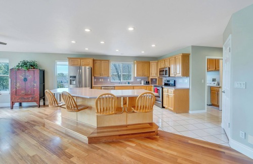 Riverton House | Large 5 bed/4 bath above Jordan River SLC with Amazing Views.
