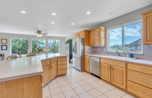 Riverton House | Large 5 bed/4 bath above Jordan River SLC with Amazing Views.
