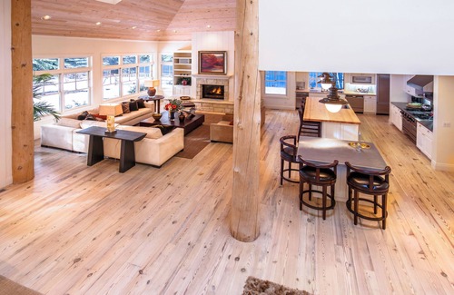 Aspen House | Large 5-bedroom house with AC in Aspen Core, 3 blocks to gondola