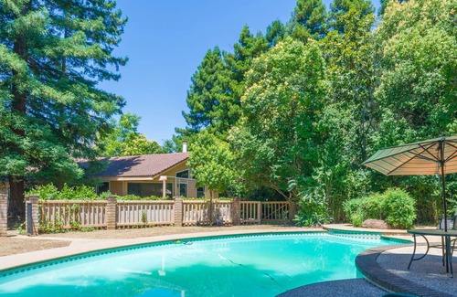Chico House | LARGE 5200SQFT UNIQUE HOME! HUGE POOL!! 30 days or more ONLY!