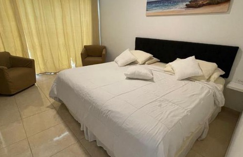 Noord Villa | Large 7 bedrooms with 6 bathrooms Villa with private pool near Palm Beach