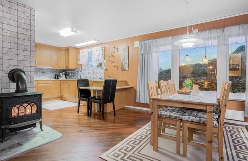 Tromvik House | Large and cozy cottage on the island of Kvaløya in the north of Norway.