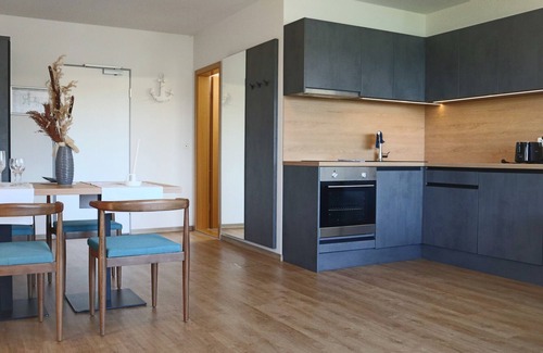 Wasserburg Apartment | Large apartment with 2 balconies and lake views right on the lake