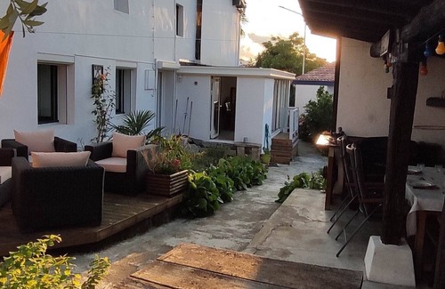 Hendaye Apartment | Large apartment in Hendaye with private garden