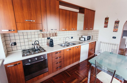 Isola Sacra Apartment | Large appartment near the Airport, private free parking