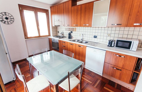 Isola Sacra Apartment | Large appartment near the Airport, private free parking