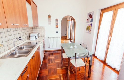Isola Sacra Apartment | Large appartment near the Airport, private free parking