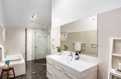 Cessnock House | Large Beautiful Federation House-La Demeure Hunter Valley-5*rating other sites