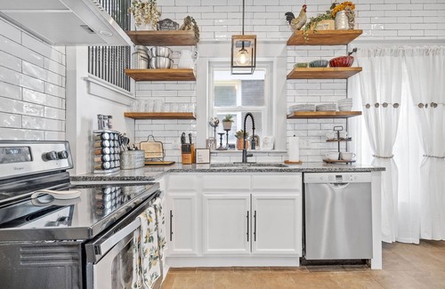 Midtown - Westport House | Large Beautiful Midtown Home with Private Parking!