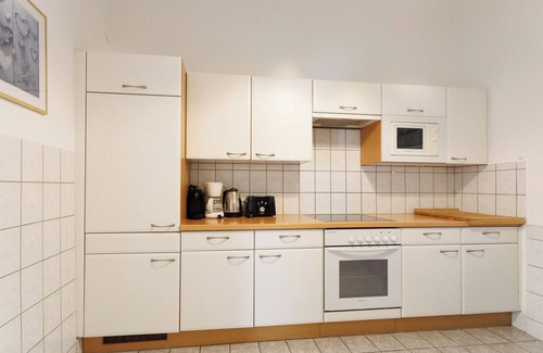 Leopoldstadt Apartment | Large, bright apartment between the center and the Danube Island