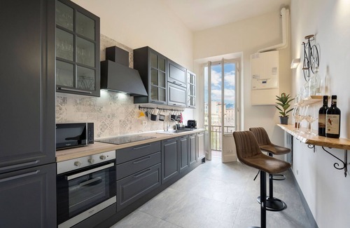 San Lorenzo Apartment | Large bright apartment, panoramic terrace, near the cathedral