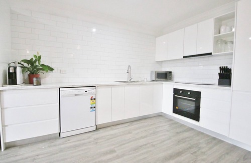 Dubbo Apartment | Large CBD Apartment Dubbo- Sleeps 7 with 2 Bathrooms