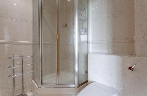 Tower Hill Apartment | Large & Central 2BD Flat - Tower Hill