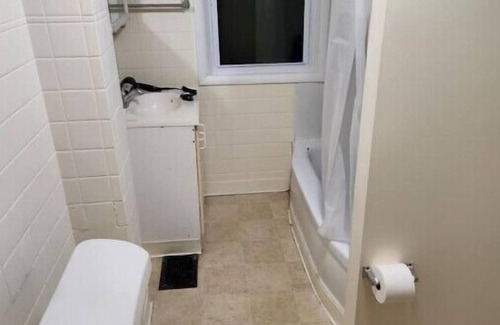 Rochester House | Large centrally located housenn